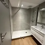 Vue Exceptionnelle, Face A Apartment *
