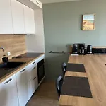Apartment Vue Exceptionnelle, Face A *